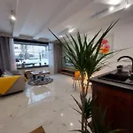 Aparthotel Biala Perla 3*