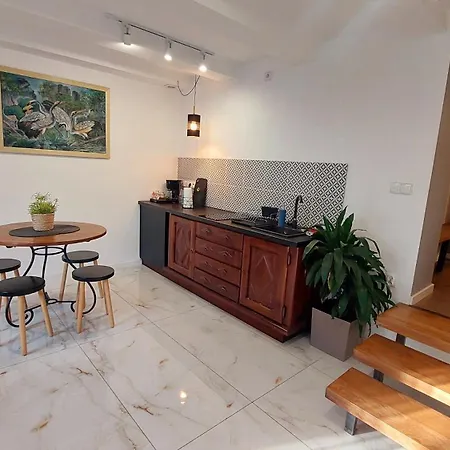 Biala Perla מלון דירות אוסטראון