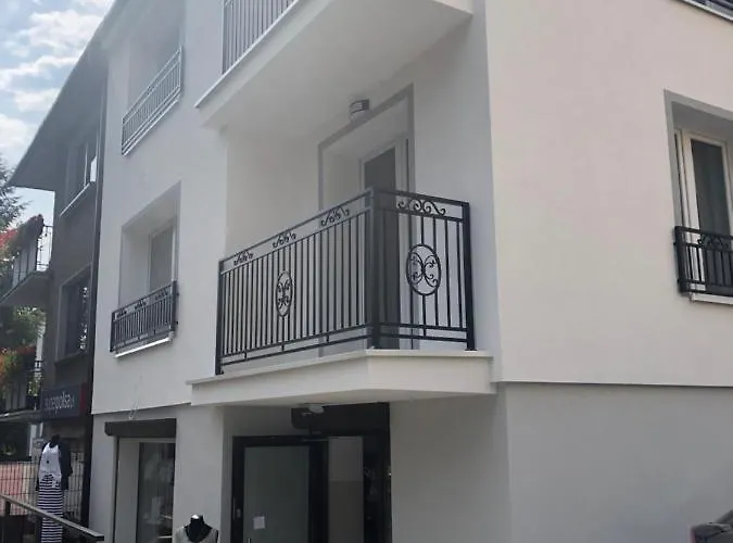 Biala Perla מלון דירות אוסטראון